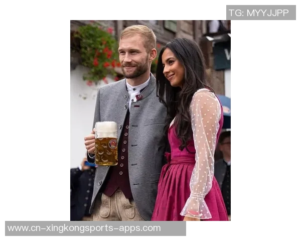 小吧社交秀：胡梅尔斯女友惊艳T台卡卡贝克汉姆同框引发热议