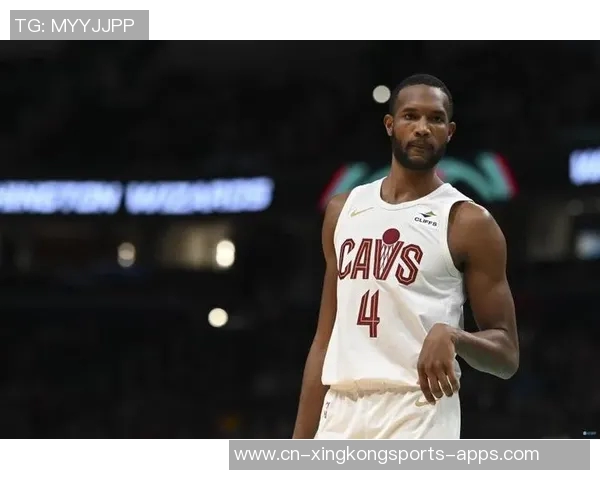 小莫布里首秀表现亮眼18分钟内砍下12分6板2助助球队取胜 小莫布里首秀表现亮眼18分钟内砍下12分6板2助助球队取胜