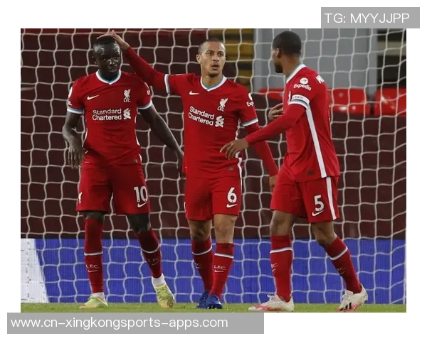 差点出事！热刺后场出球被断，勒温得球后扫射高出横梁