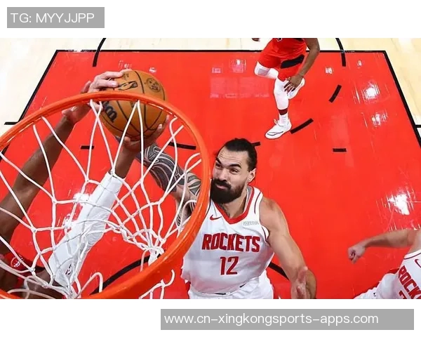 亚当斯替补出战12分钟表现神勇四投全中贡献8分2板2助 亚当斯替补出战12分钟表现神勇四投全中贡献8分2板2助